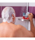 Señor mayor  usando el champú para pelo blanco de Lamazuna en la ducha